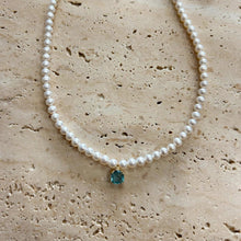 Carica l'immagine nel visualizzatore di Gallery, COLLANA PERLE 4-4,5MM CON TOPAZIO AZZURRO