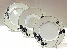 Carica l'immagine nel visualizzatore di Gallery, SET PIATTI 41PZ NARUMI BONE CHINA