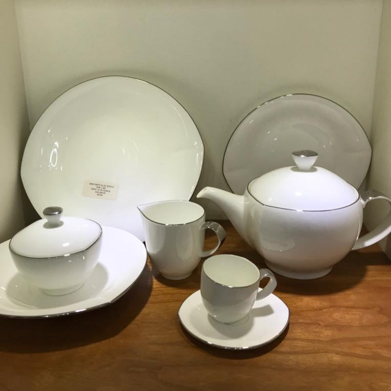 Servizio piatti in porcellana e platino SPODE COLLEZIONE PETAL