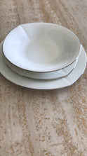 Carica l'immagine nel visualizzatore di Gallery, SET TAVOLA PETAL PLATINUM 41PZ