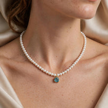 Carica l'immagine nel visualizzatore di Gallery, COLLANA PERLE 4-4,5MM CON TOPAZIO AZZURRO
