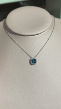 Carica e avvia il video nel visualizzatore di galleria, COLLANA CON TOPAZIO LONDON BLUE 1,90 CT E DIAMANTI
